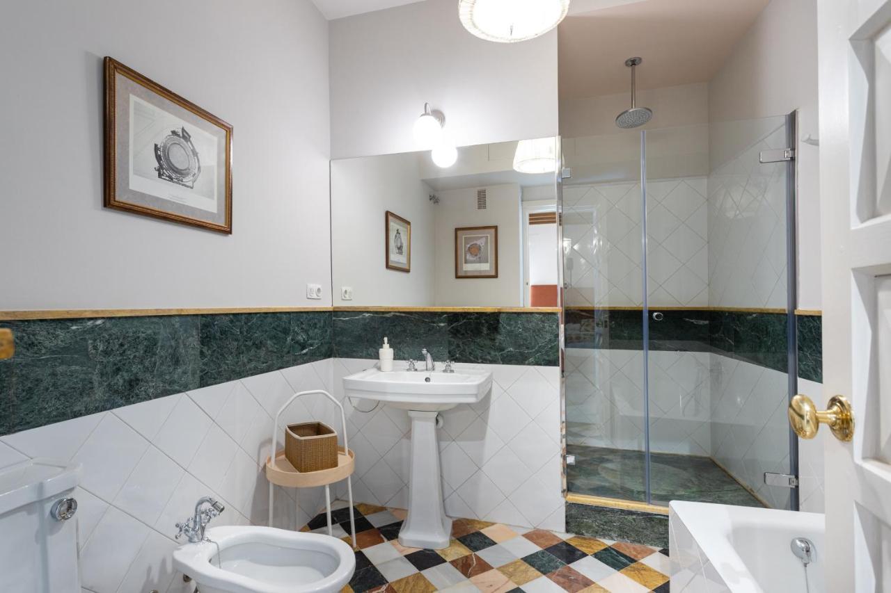 Genteel Home Campamento Seville Exterior photo